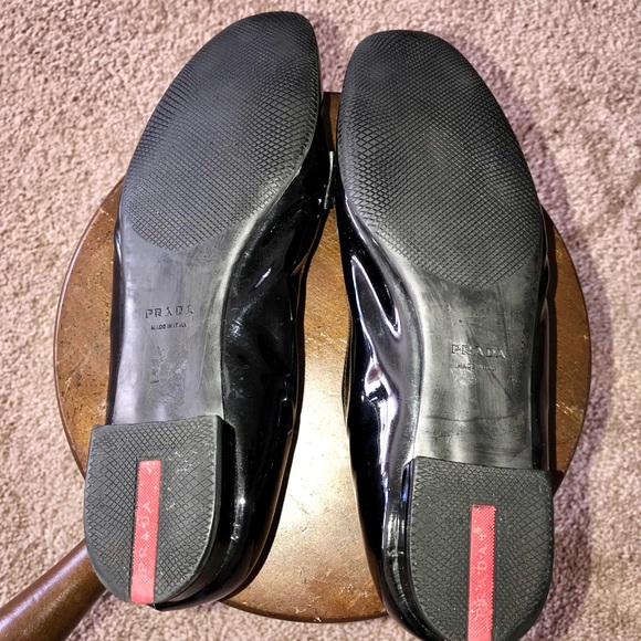 🔷💠PRADA🔷💠PATENT LEATHER LOAFERS 🔷💠 - Picture 2 of 8